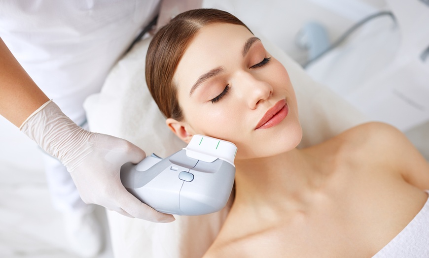 Image 2: Up to 57% Off on Pampering Package with Choice of Service(s) at Derma Essence Skin