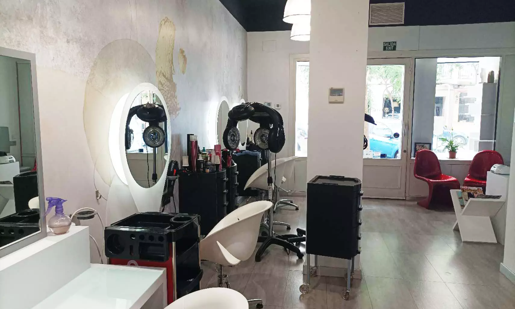 Sesión de peluquería con corte y opción a tinte o mechas balayage