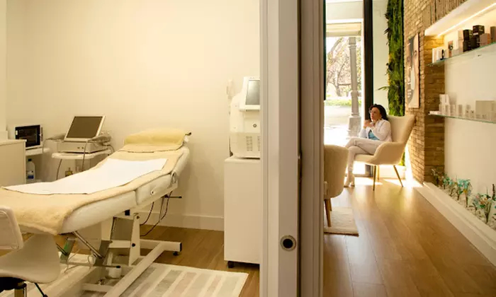 Combate las arrugas faciales con una sesión de HIFU de forma indolora