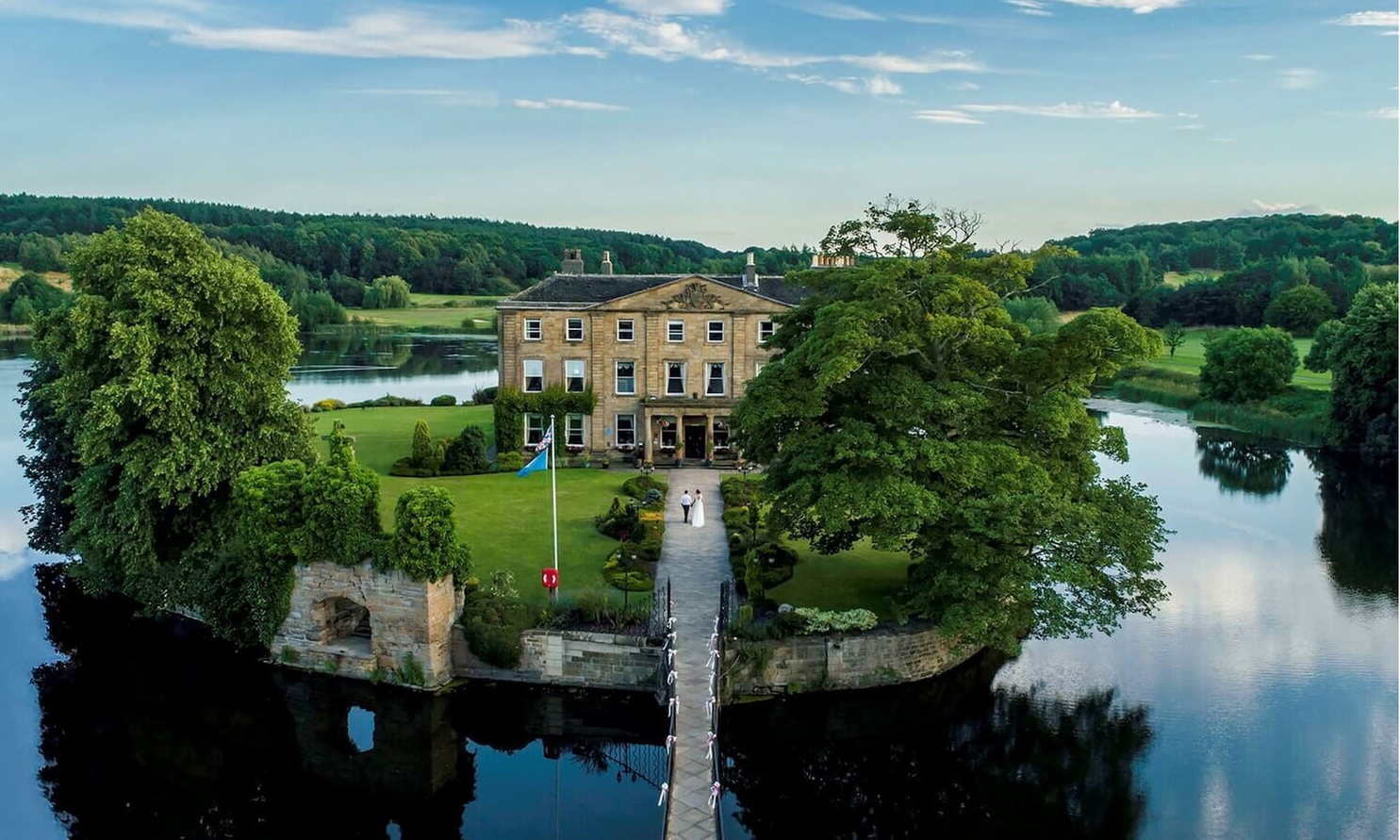 West Yorkshire: Standard Double/ Executive/ Family Room with Breakfast