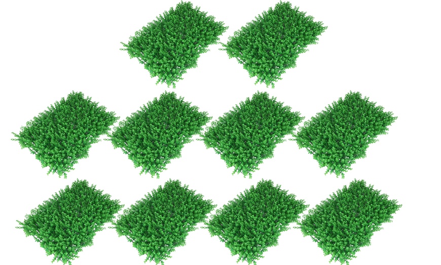 Image 46: Set of 10 Artificial Grass Vertical Garden Wall Mats