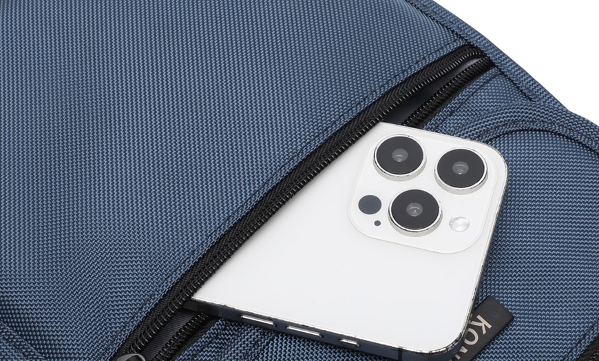 Image 19: Bolso bandolera resistente con múltiples bolsillos
