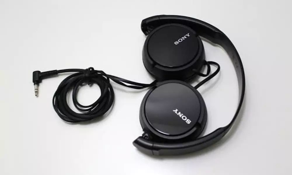 Sony MDRZX110-BLK Wired Headphones (New Version) - Second Medium