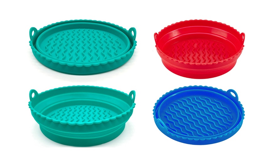 Image 2: One Or Two Foldable Silicone Air Fryer Liners