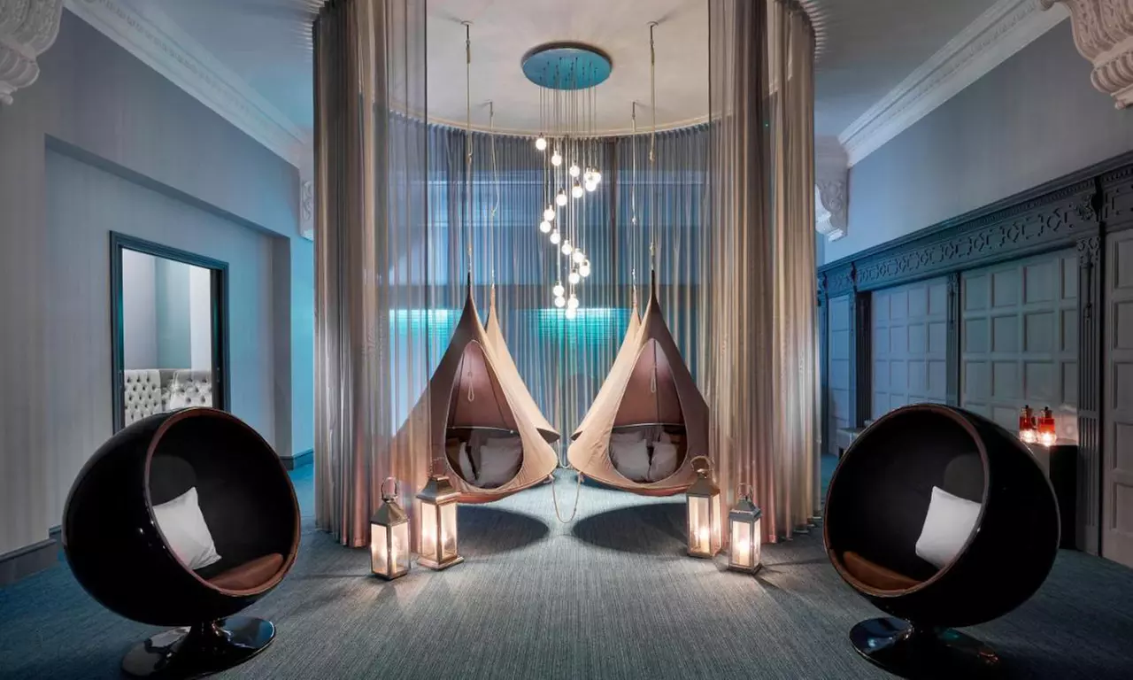 Manchester: 4* King Room for Two with Optional Full English Breakfast