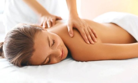 Fino a 10 massaggi a scelta al Blue Eyes Centro di Bellezza (sconto fino a 85%)