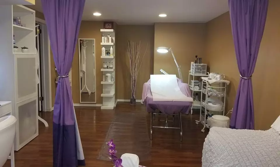 Up to 35% Off on Brazilian / Bikini Waxing at Vera Reina Beauty - Primary Image