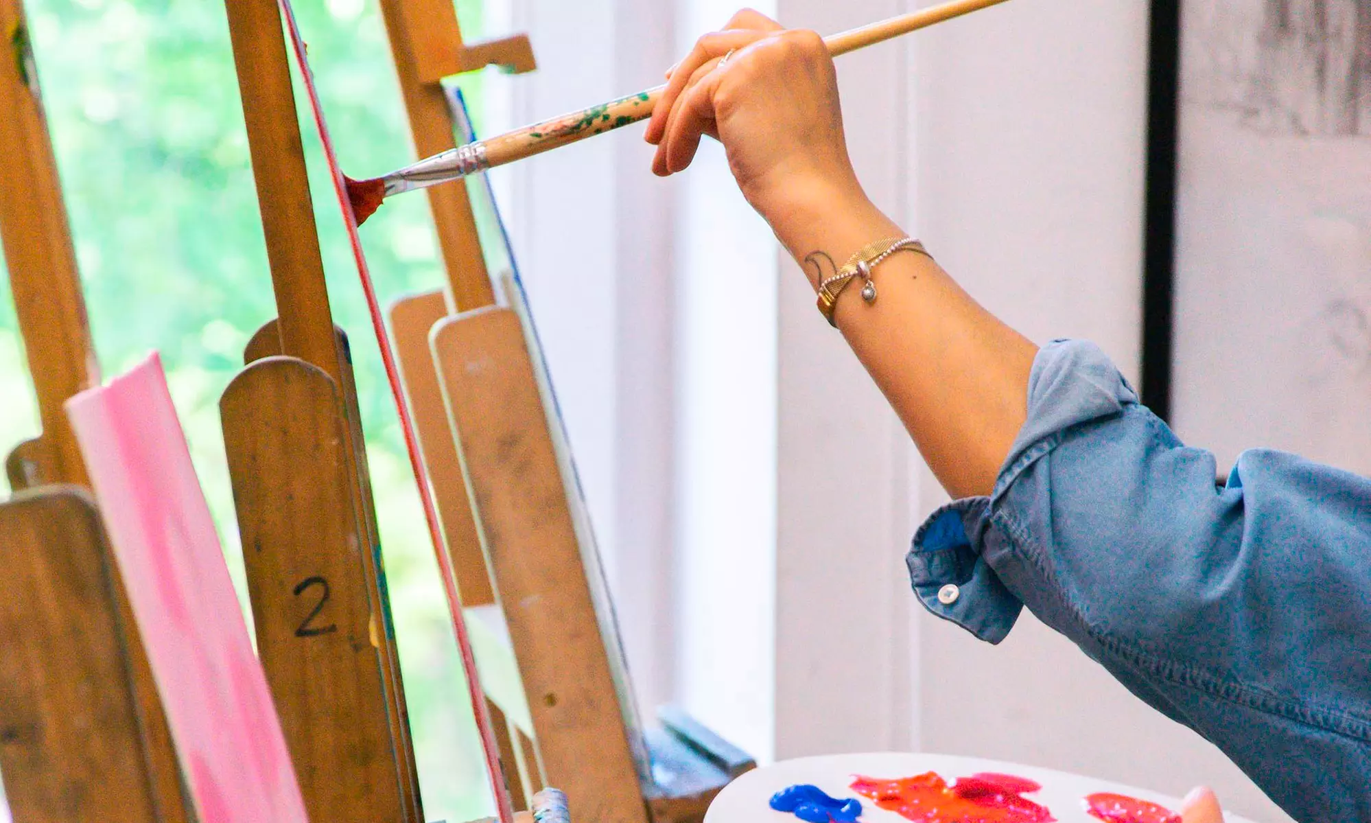 Odkryj w sobie artystyczną duszę: malowanie przy winie z przekąskami