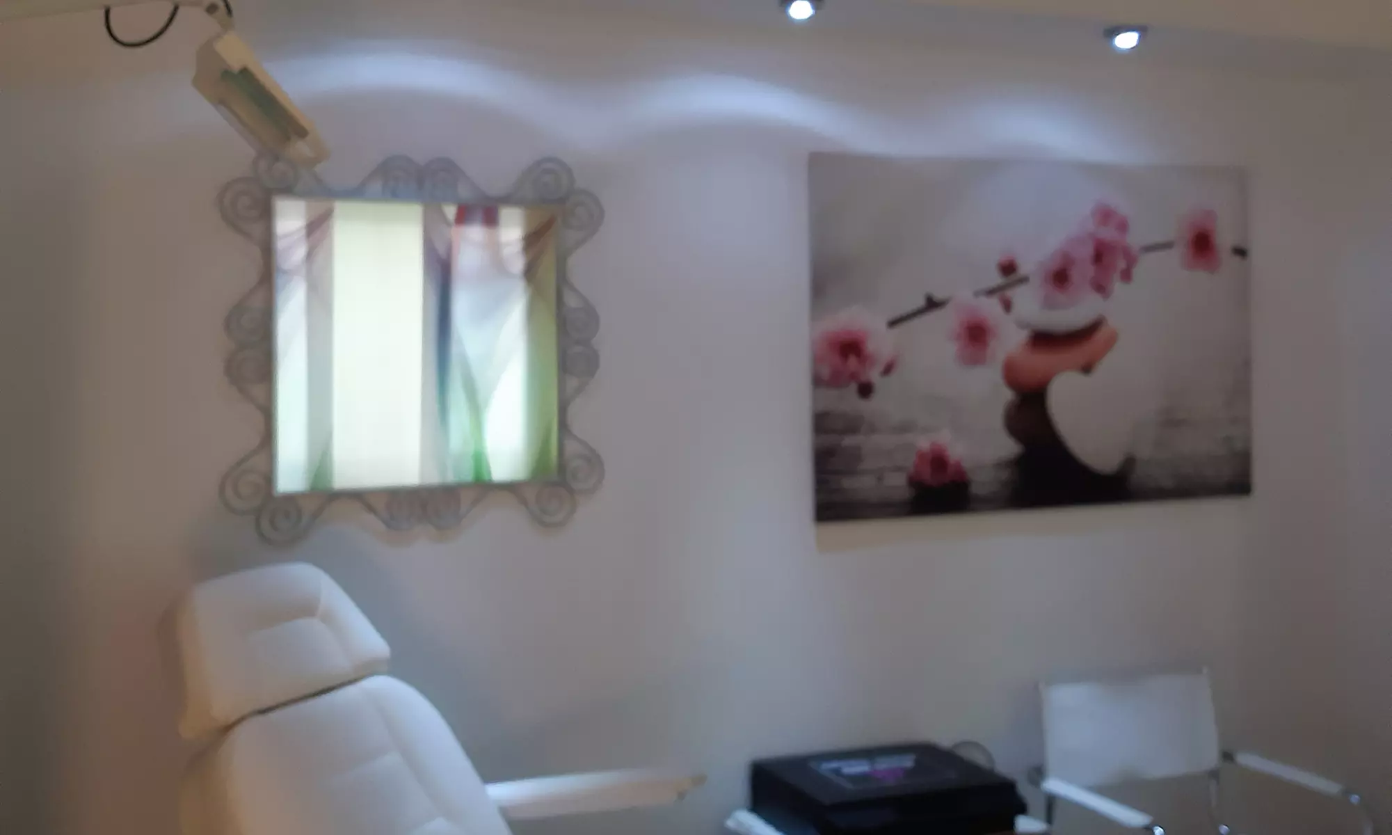 Injektionslipolyse: 5 / 10 ml Wirkstoff inkl. Anamnese an 1 / 2 Zonen