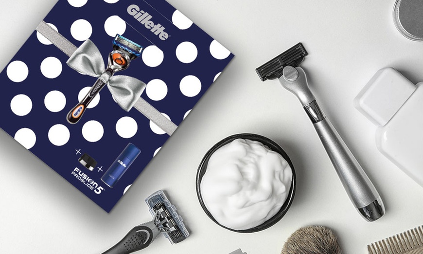 Image 2: Gillette Fusion5 Gift Set