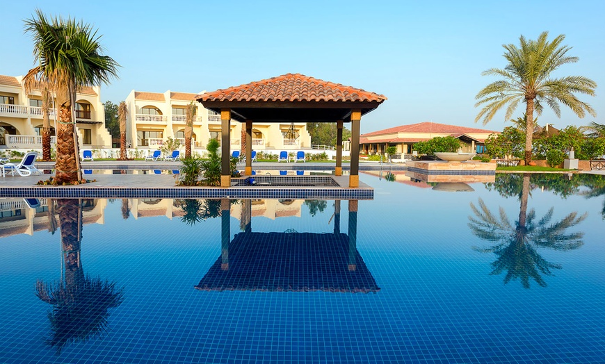 Image 2: Umm Al-Quwain: Up to 2-Night 4* Stay with Dreamland Entry