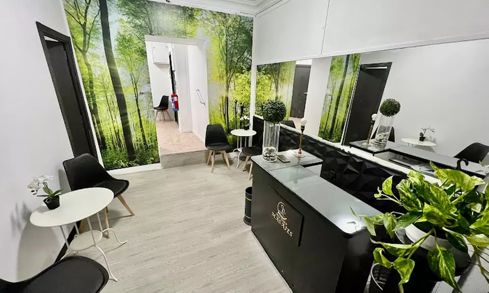 Relax en pareja: masaje oriental de Filipinas con cava y bombones