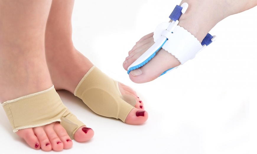 Image 11: Orthopedic Toe Socks Separator