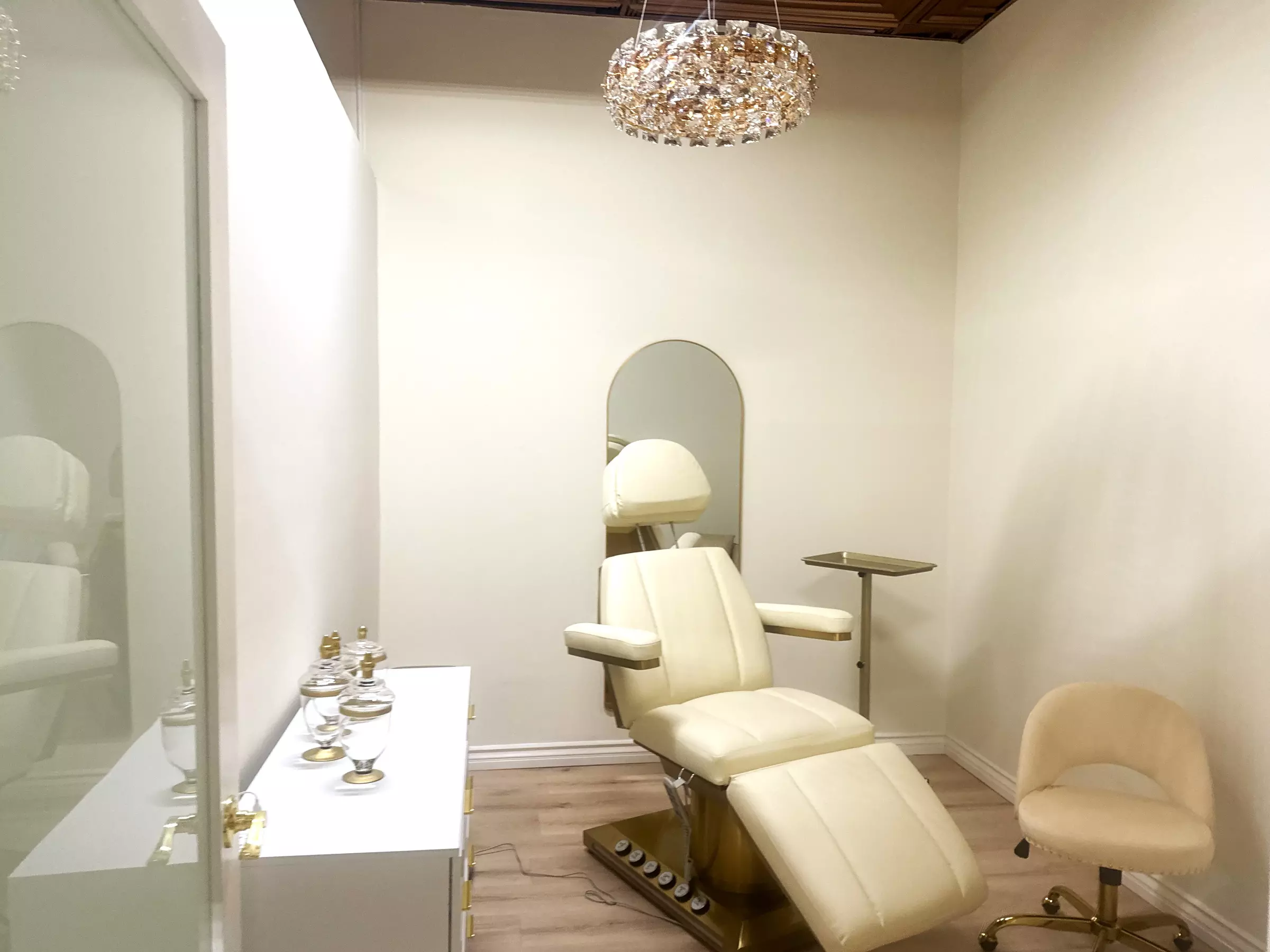 Achieve Youthful Contours with Juvederm Voluma XC or Ultra XC