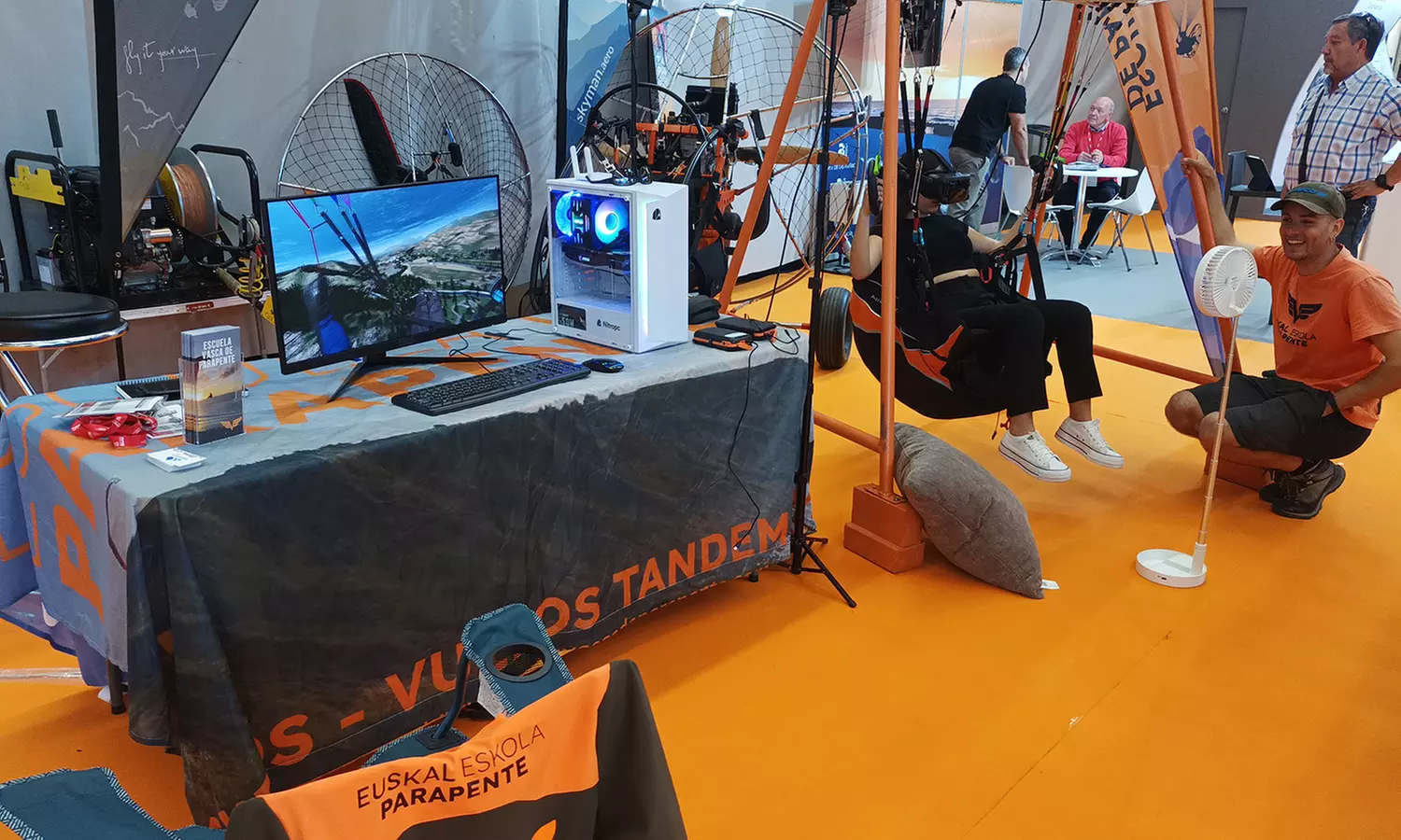 Descubre la adrenalina del parapente con un simulador de realidad virtual para 1 o 2 personas con iParapente - Primary Image