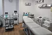 Tratamiento facial IPL con efecto tensor y limpieza con microdermoabrasión en Ana Llovera Estética Avanzada - Second Medium