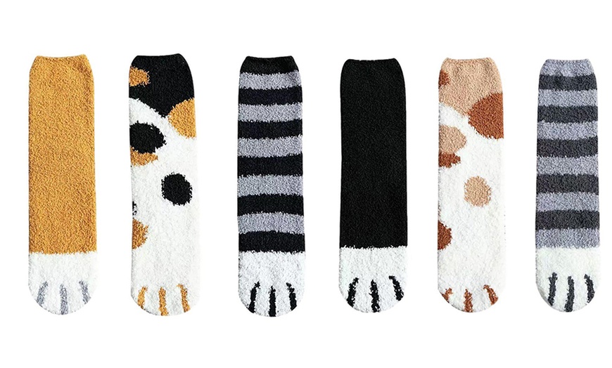 Image 8: Fleece Cat Paw Socks Six-Pack