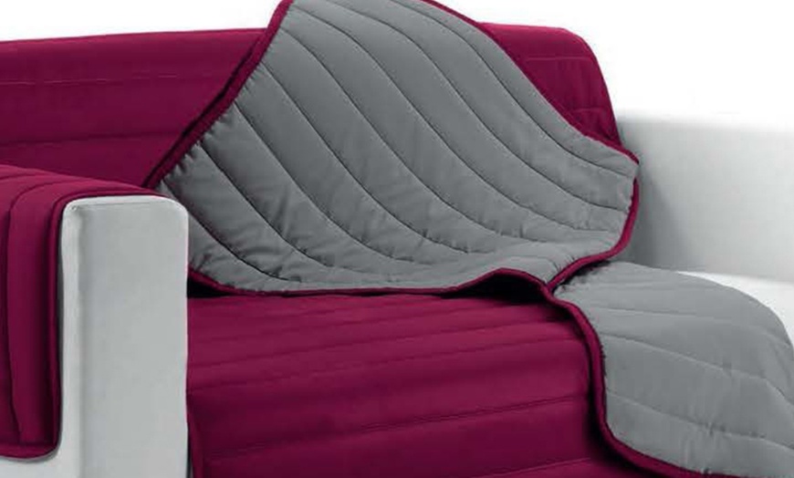 Image 4: Quilted Sofa Cover