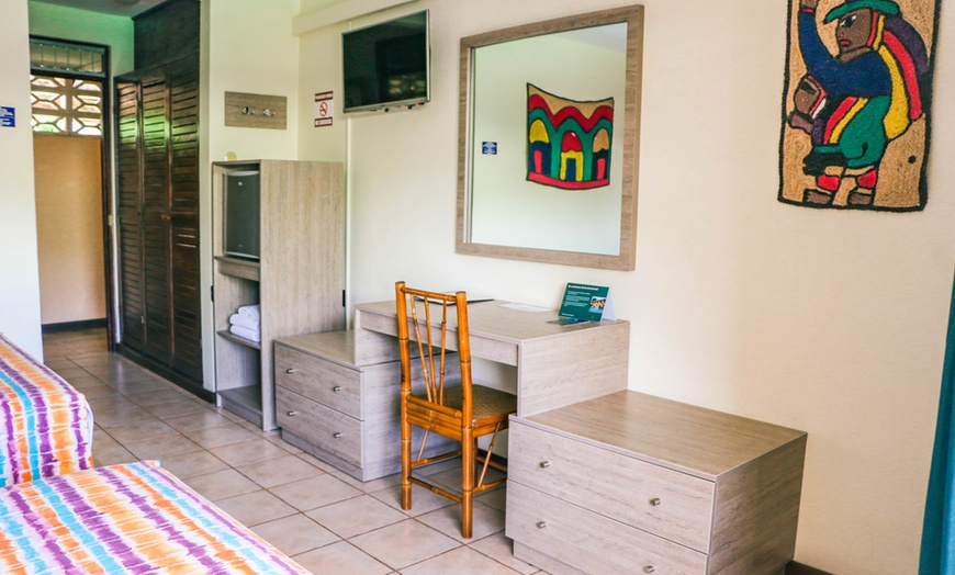 Image 8: ✈ 8-Night Costa Rica Volcano and Beach Vacation w/Air, SUV