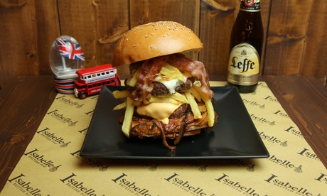 Menu con hamburger, antipasto, dolce, birra e amaro da Isabelle British Pub (sconto fino a 40%)