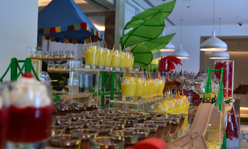 Image 8: Friday Brunch & Pool, Le Royal Meridien