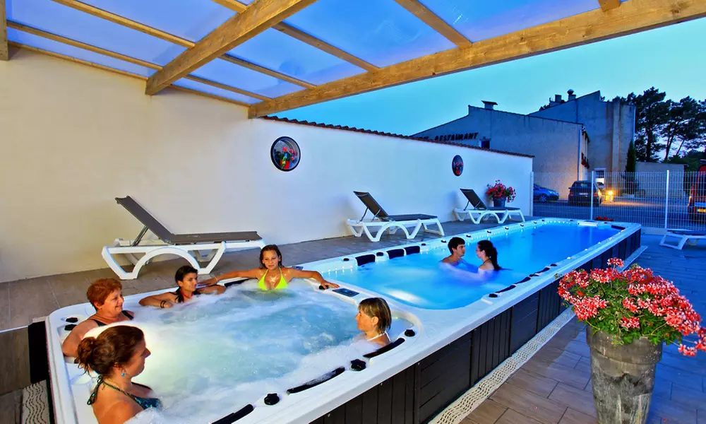 Dordogne : chambre double Confort avec petit-déjeuner pour 2 personnes à l'hôtel restaurant Le Tropicana - Primary Image