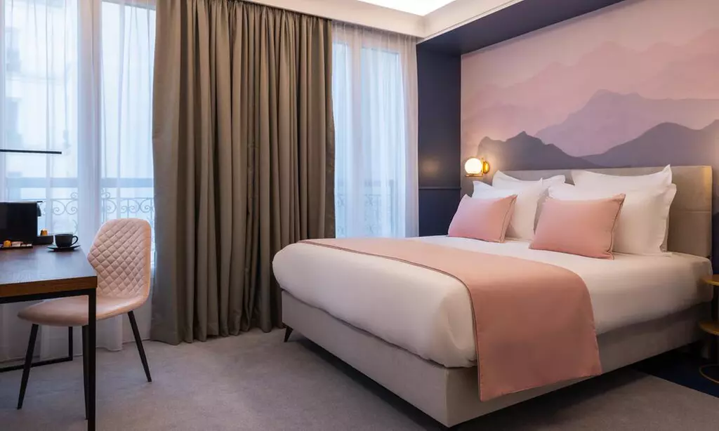 Paris : chambre double standard ou supérieure avec petit-déjeuner pour 2 personnes à l'hôtel Le Milie Rose Paris - Primary Image