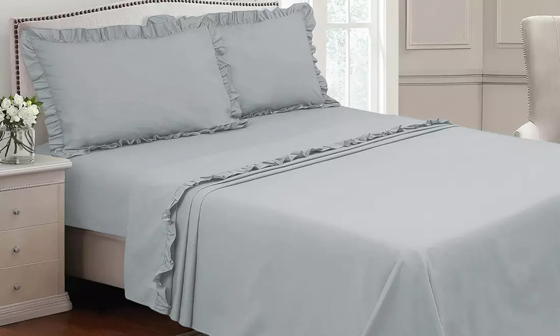 Beddengoedset met ruches voor een tweepersoonsbed