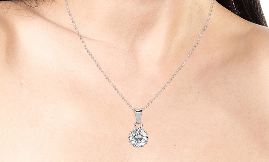 Image 7: Mini Heart Moissanite Diamond Necklace 1 Carat