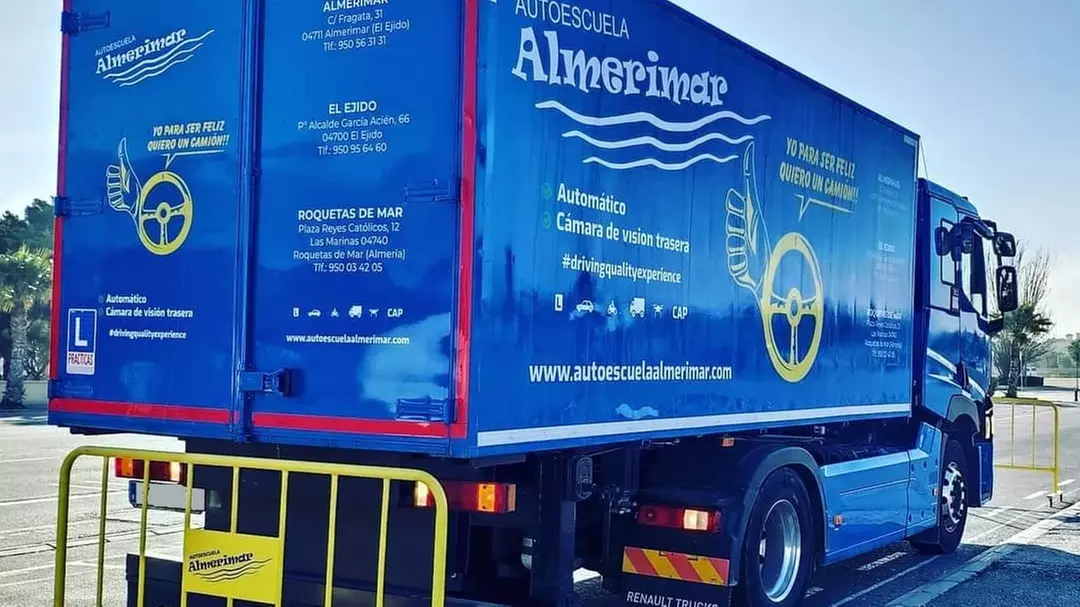 Curso para el permiso de camión C y prácticas en Autoescuela Almerimar