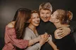 Familien-Fotoshooting inkl. 1–5 Bildern und Online-Galerie bei Studioart Media (bis zu 90% - Second Medium