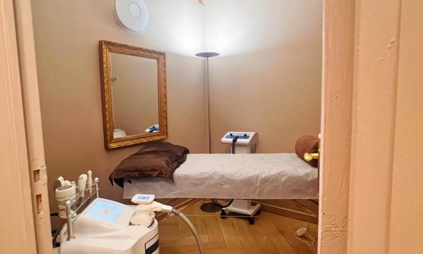 Image 2: Jusqu'à 56% de remise sur Soins Hydrafacial chez Luce beauty