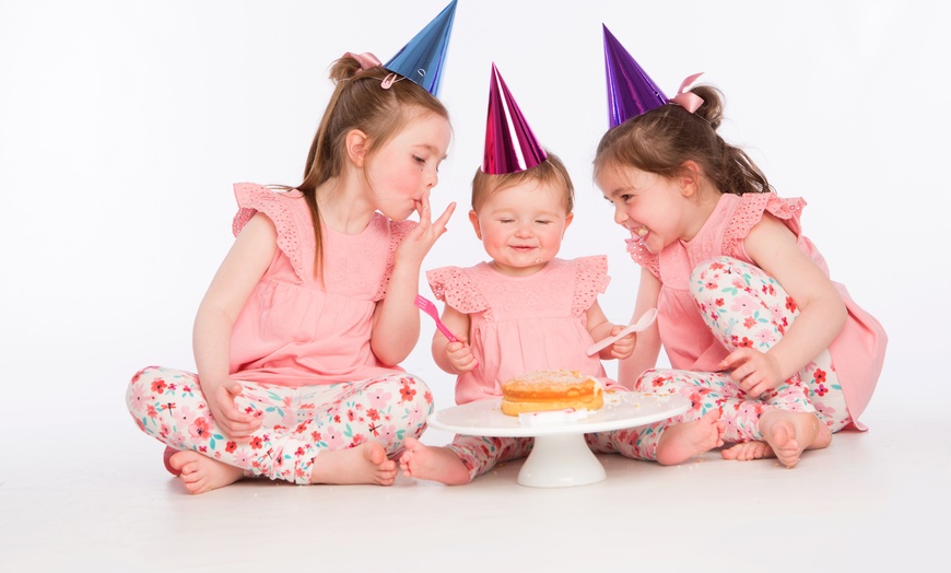 Image 5: Cake Smash Child Photoshoot