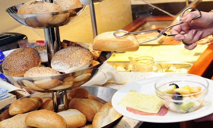 Image 12: Zeeland: Comfort Twin kamer met ontbijt of all-inclusive