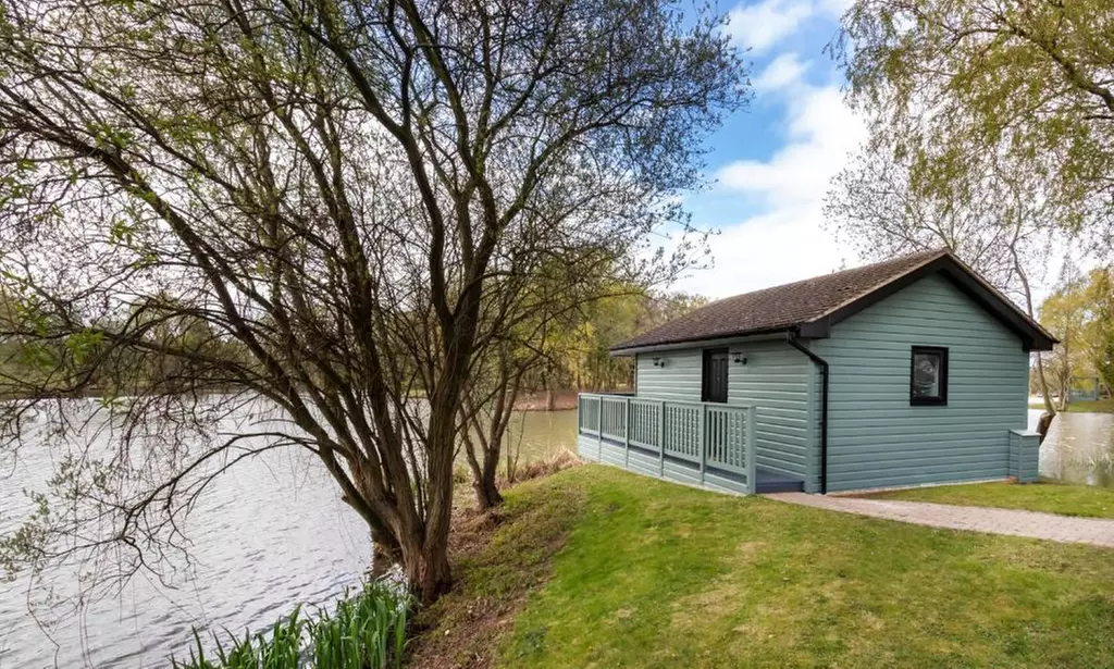 Worcestershire: Choice of Lakeview Cabin with Breakfast