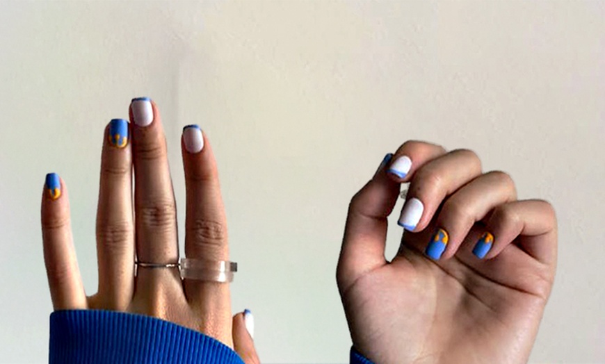 Image 7: Manicure en/of pedicure, zo uitgebreid als jij wil