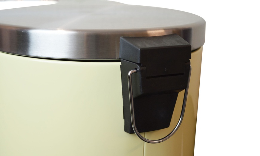 Image 26: 30-Litre Kitchen Pedal Bin