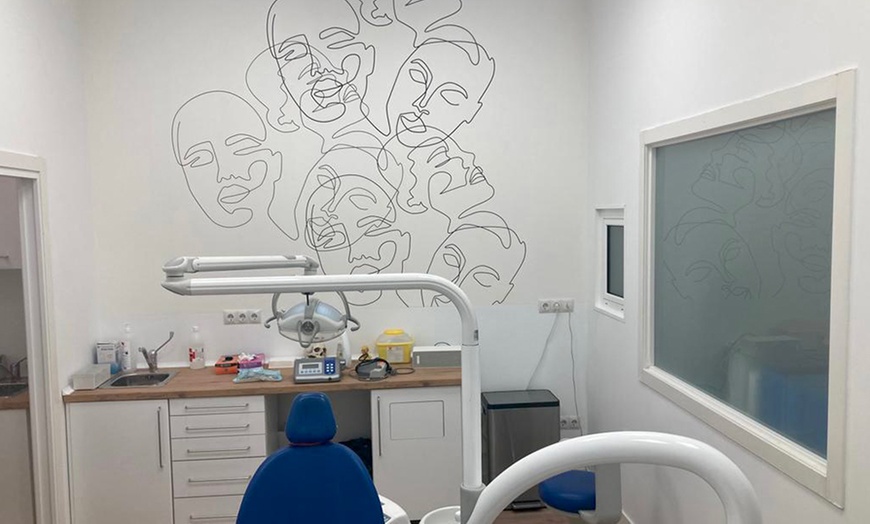 Image 3: Rejuvenecimiento facial con 4 u 8 hilos espiculados para 1 persona