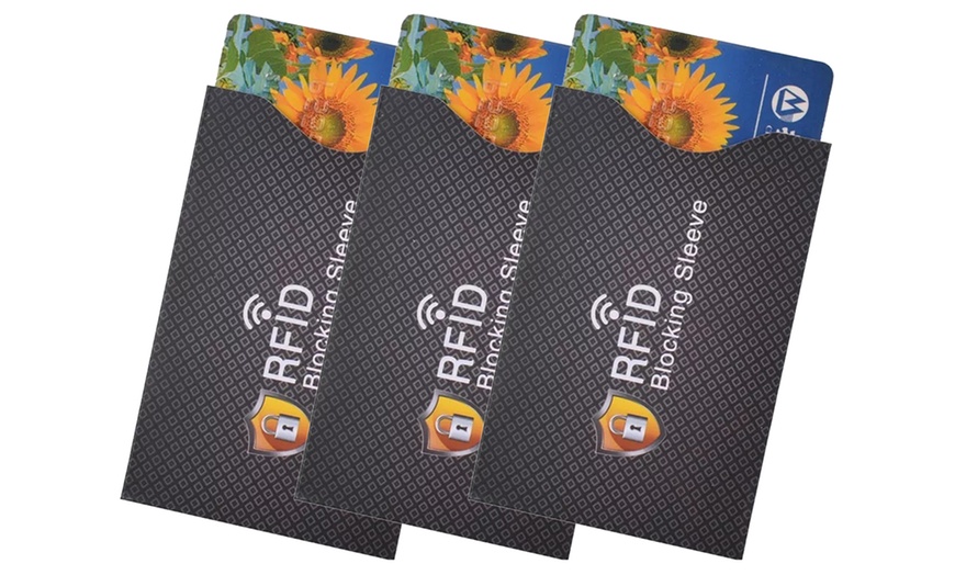 Image 6: Up to Six RFID Card Protection Sleeves