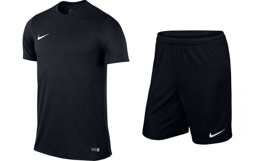 Image 4: Lot t-shirt et short sport Nike