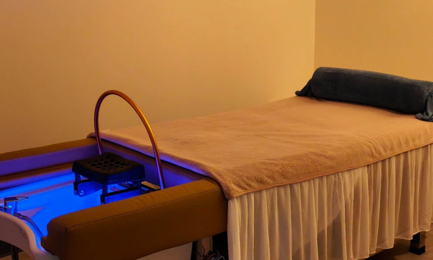 Image 2: Relax with 60-, 90-, or 120-Min Swedish Massage Options