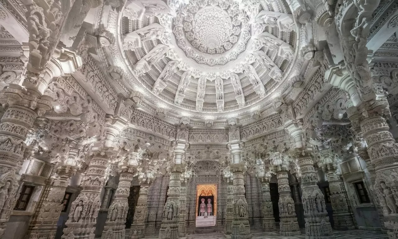 Private LA Tours: Hollywood Hills, City, or Temples