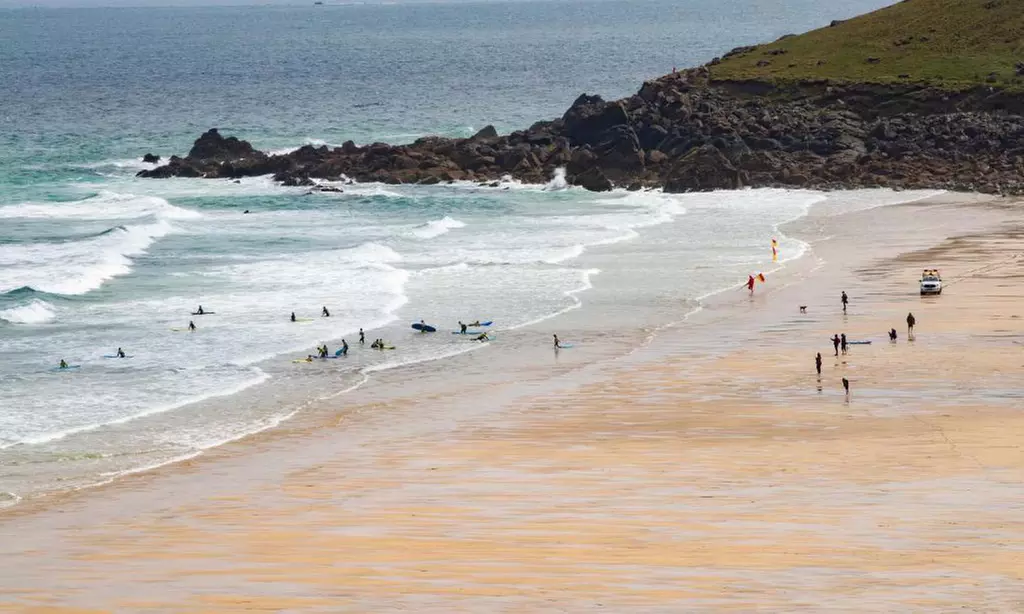 Cornwall: Double or Twin Room w/ Breakfast & Optional £30 F&B Voucher