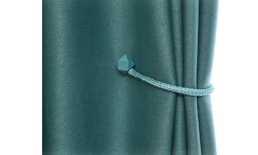 Image 2: Two or Four Magnetic Curtain Hooks