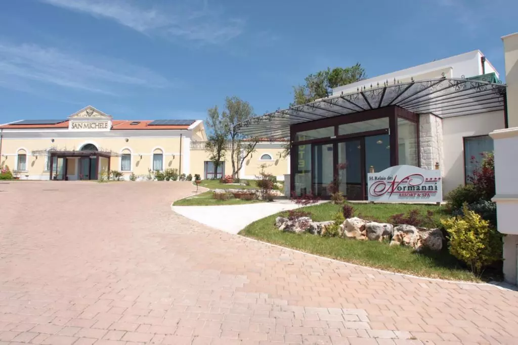 Gargano 4*: camera Standard con colazione o mezza pensione e Spa