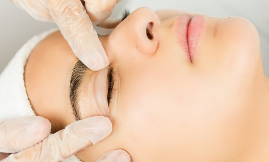 Image 2: Wimpern- und / oder Augenbrauenlifting inkl. Färben für 1 Person