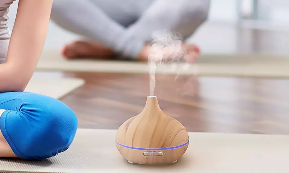 Aroma Diffuser and Humidifier with Color-Changing Lights - Primary Image