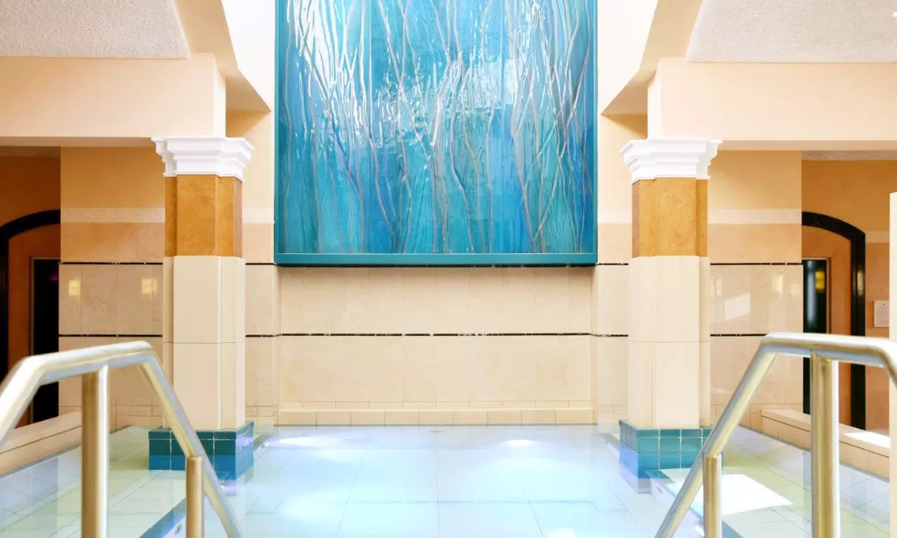 Spa-Tageseintritt inkl. Wickeltuch und Handtücher für 1 bis 4 Personen