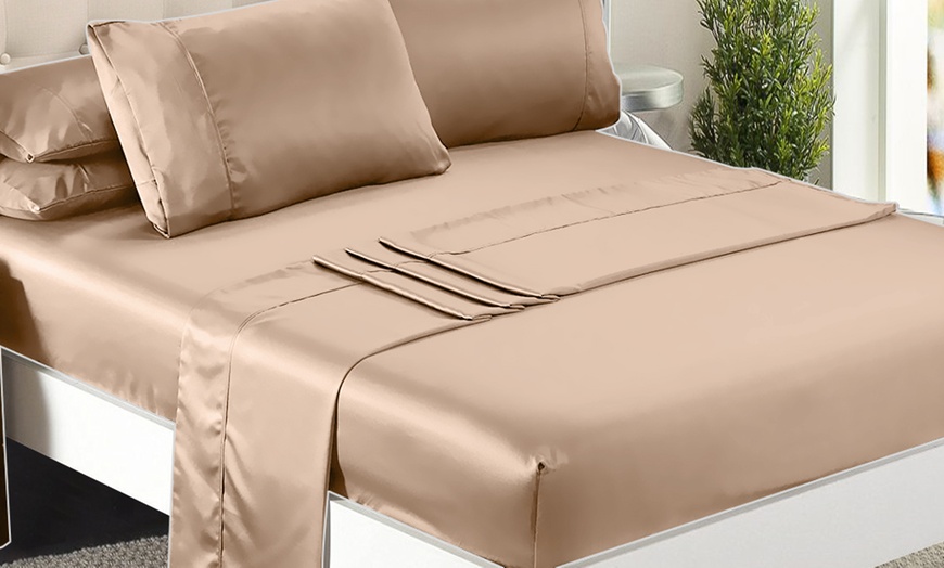 Image 5: Satin Sheets and Pillowcases Set
