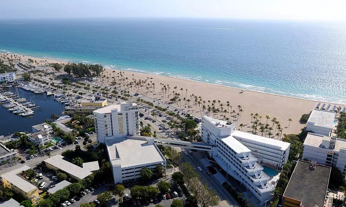 Stay at the 4-Star B Ocean Fort Lauderdale in Florida, with Dates into October - Primary Image